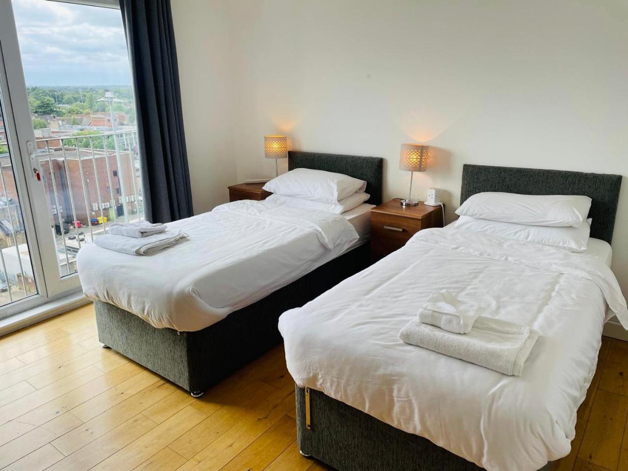 Watford Centre - Luxury Penthouse Apartment Exterior foto